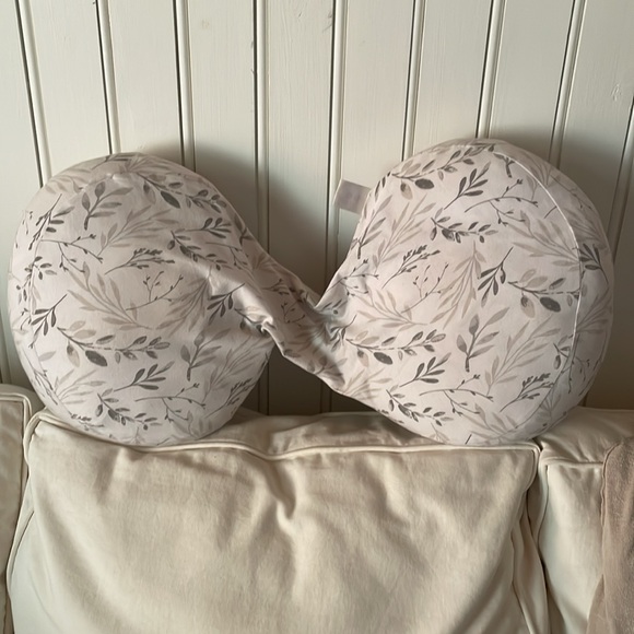 Boppy Side Sleeper Pregnancy Pillow with Removable Jersey Pillow Cover - Picture 2 of 7